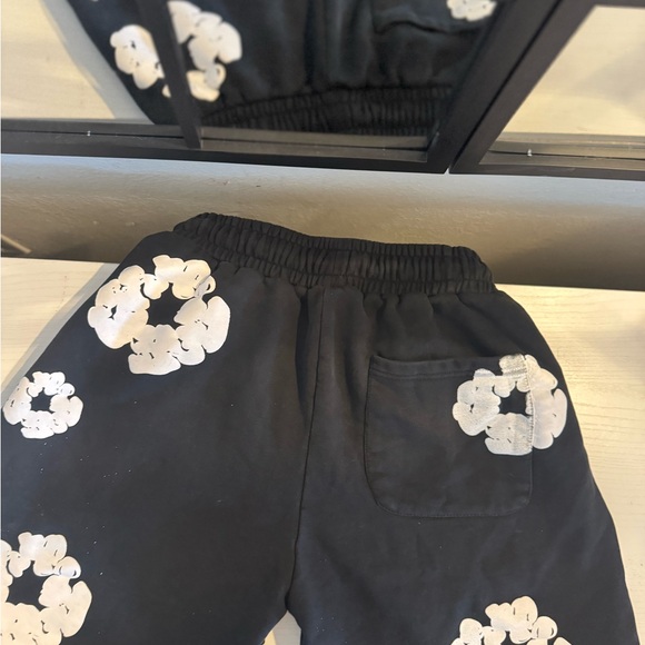 Black and White Floral Men's Shorts - Picture 3 of 3